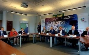 NOWE MOŻLIWOŚCI WYKORZYSTANIA WÓD DOŁOWYCH W JAWORZNIE (1)