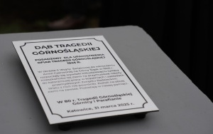 HOŁD DLA OFIAR TERRORU (1)