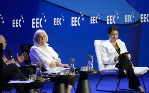 W CENTRUM GOSPODARCZYCH DEBAT (8)